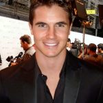 Robbie Amell